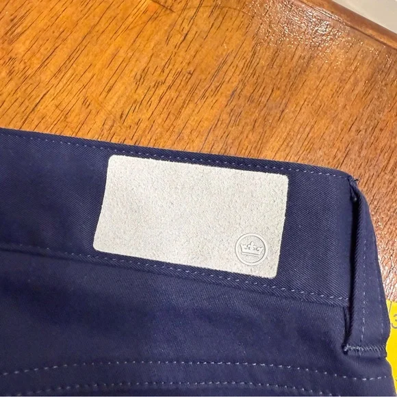 Peter Millar performance Classic Navy Chinos pants size 31/32 stretch 5 pocket